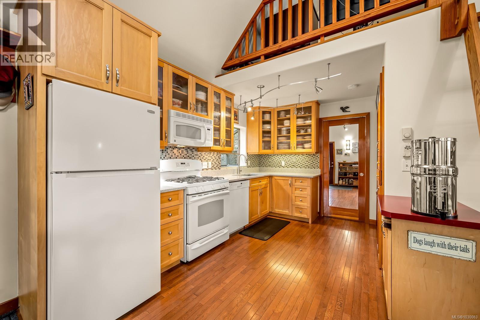 6590 Country Rd, Fanny Bay, British Columbia  V0R 1W0 - Photo 5 - 1030083