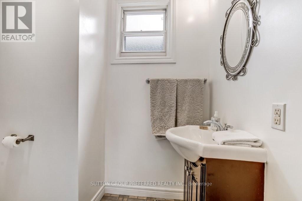 272 Sanders Street, London East, Ontario  N5Z 2T2 - Photo 10 - X12925024