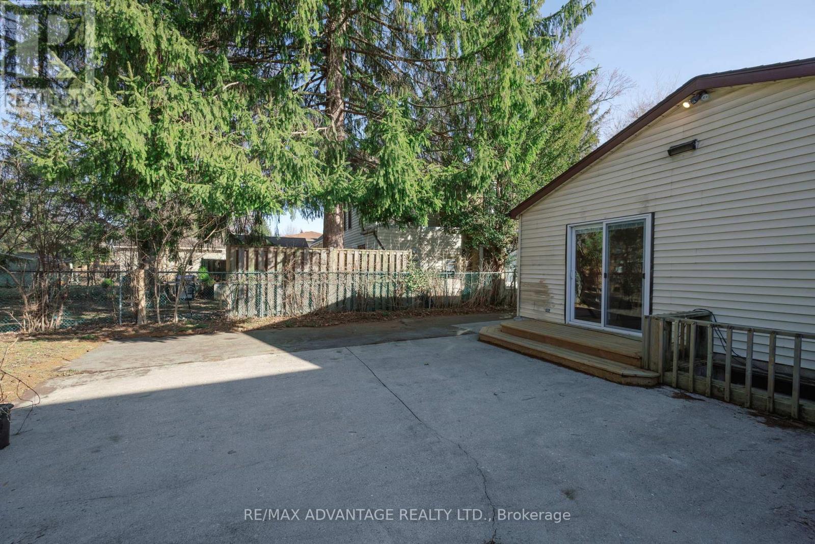 945 Colborne Street, London East, Ontario  N6A 4A5 - Photo 27 - X12925074