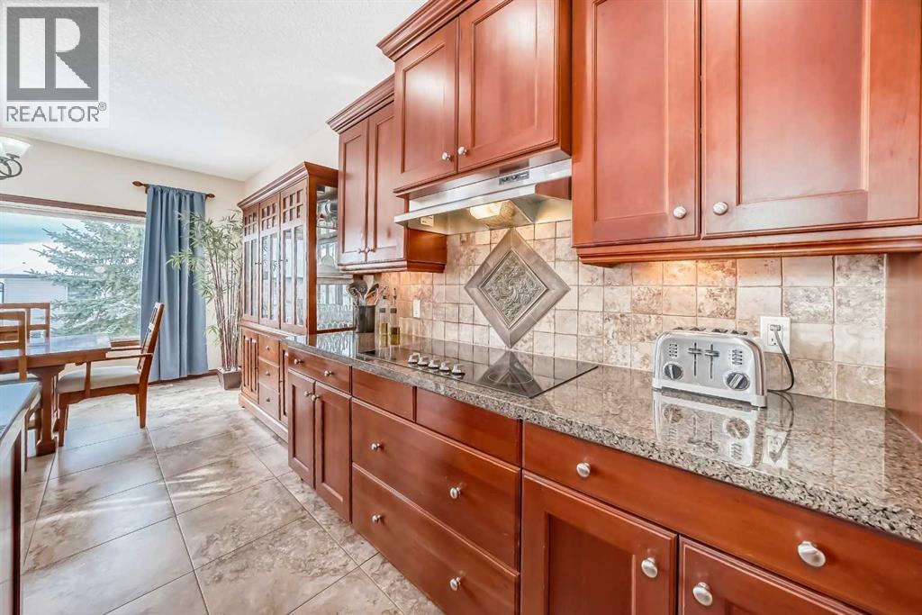 143 Sunset Close, Cochrane, Alberta  T4C 0B1 - Photo 12 - A2293489