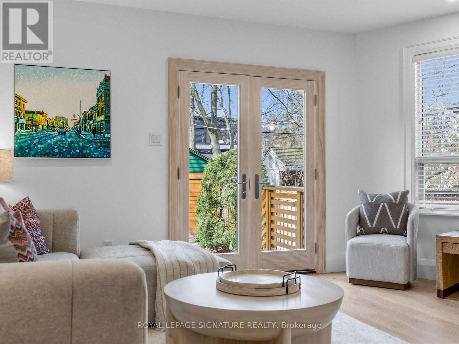 114 Pinewood Avenue, Toronto, Ontario  M6C 2V3 - Photo 14 - C12925070