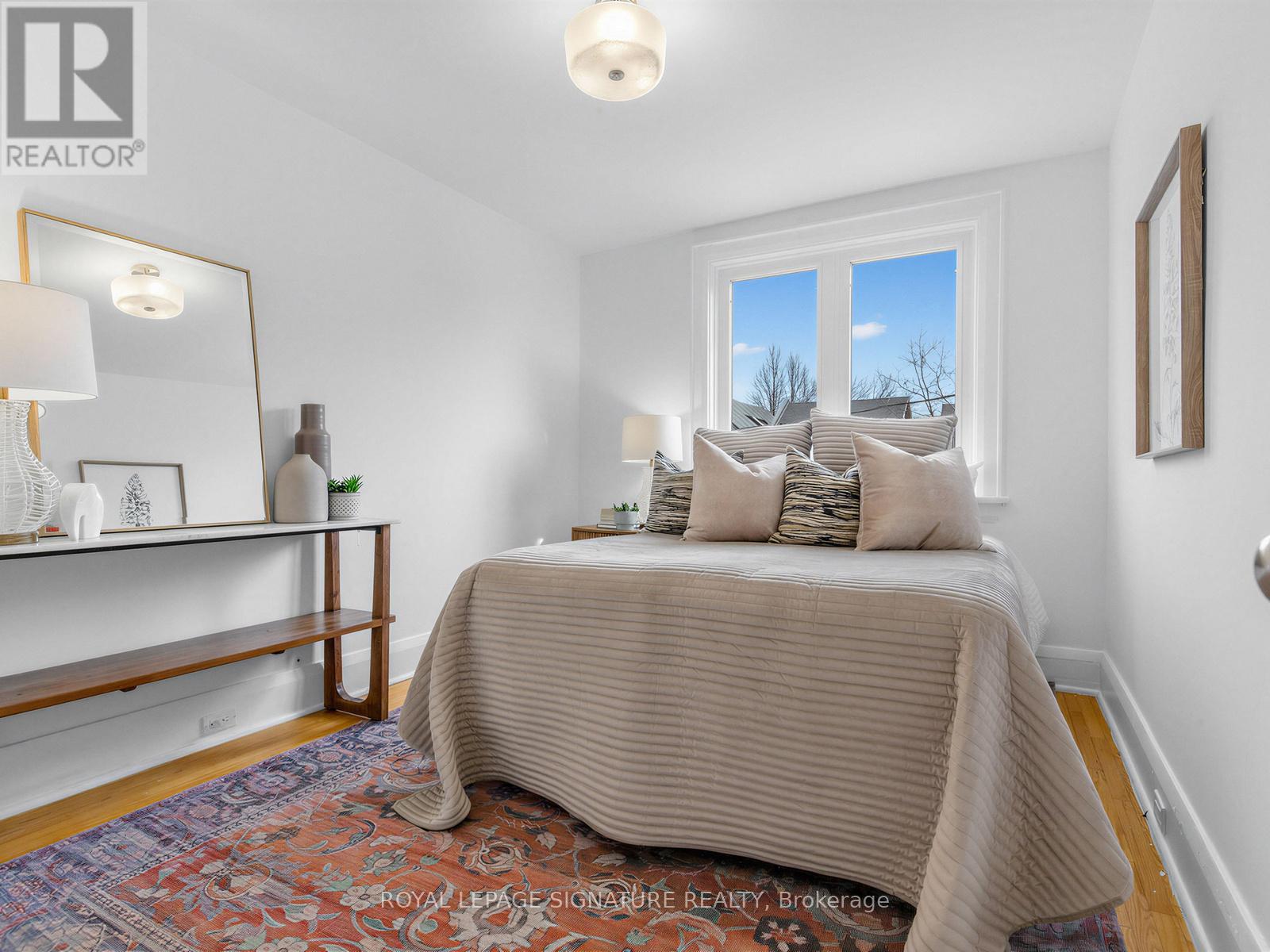 114 Pinewood Avenue, Toronto, Ontario  M6C 2V3 - Photo 19 - C12925070