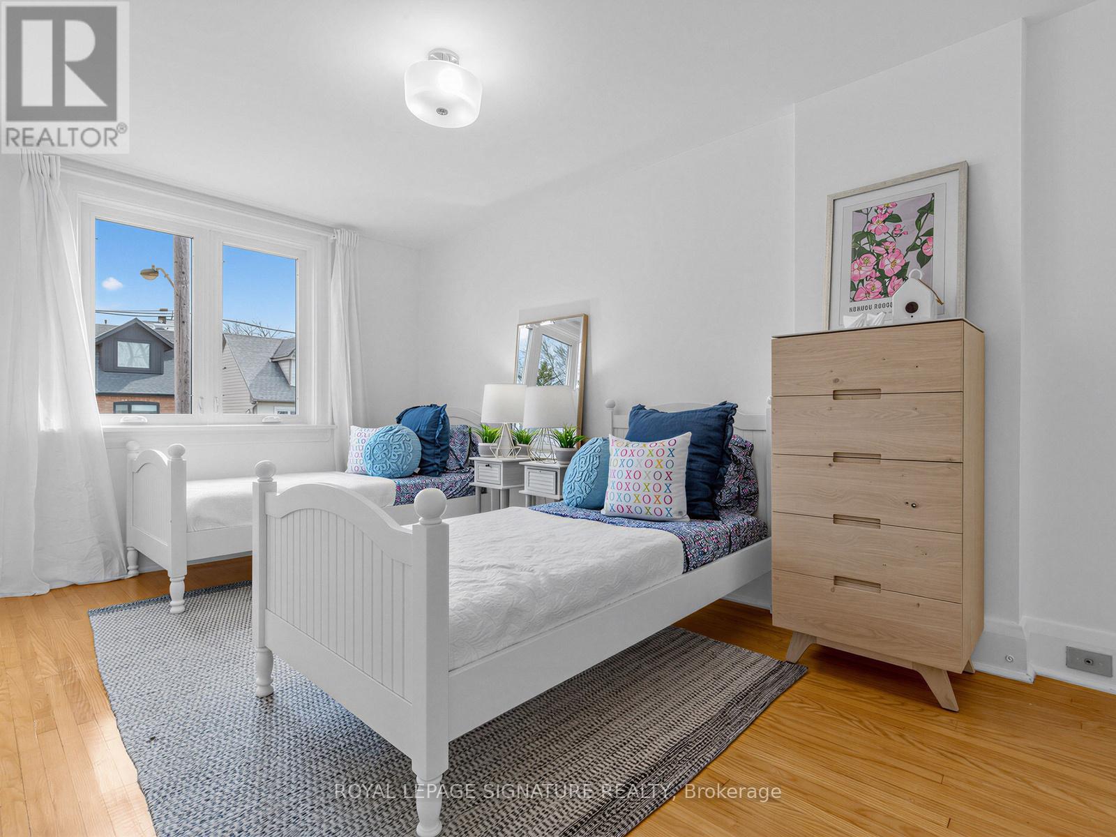 114 Pinewood Avenue, Toronto, Ontario  M6C 2V3 - Photo 20 - C12925070