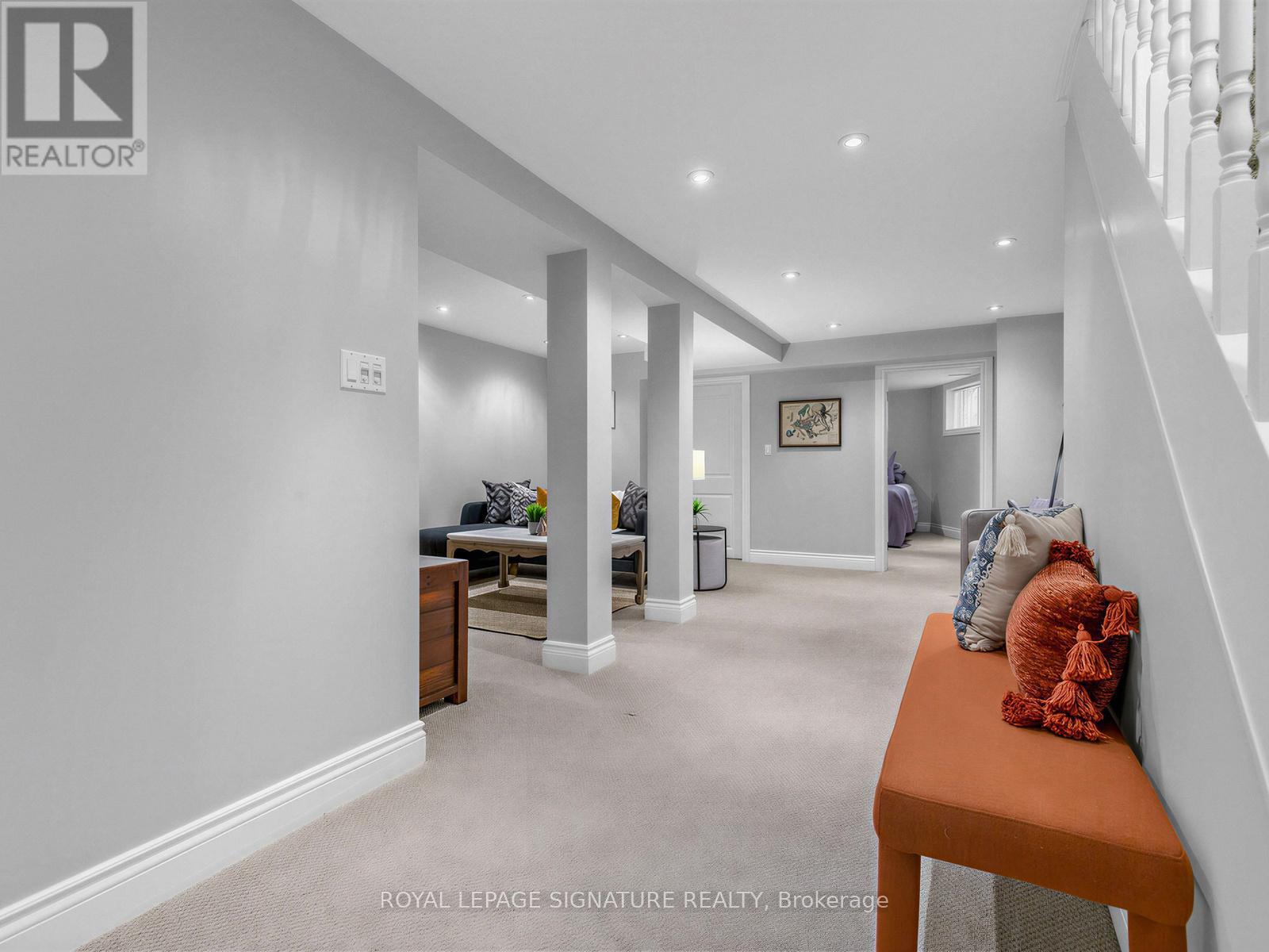 114 Pinewood Avenue, Toronto, Ontario  M6C 2V3 - Photo 23 - C12925070