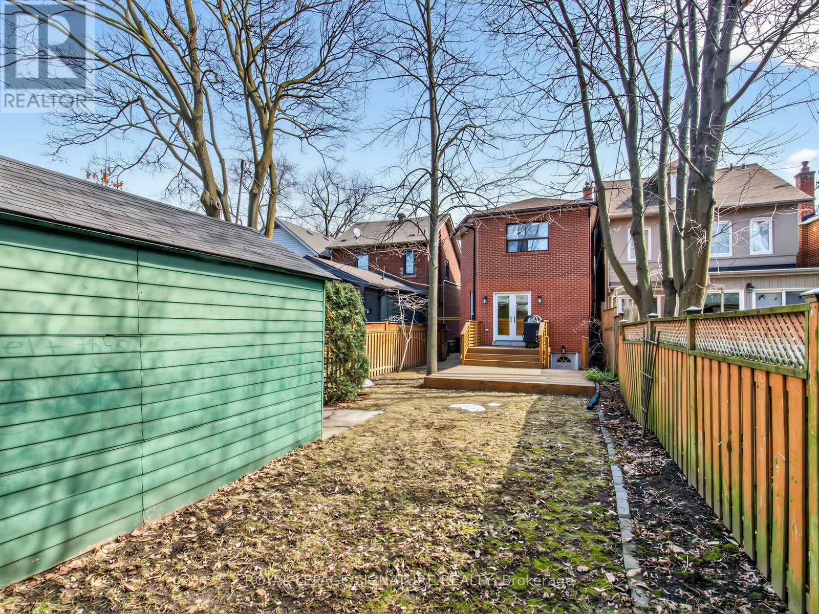 114 Pinewood Avenue, Toronto, Ontario  M6C 2V3 - Photo 28 - C12925070