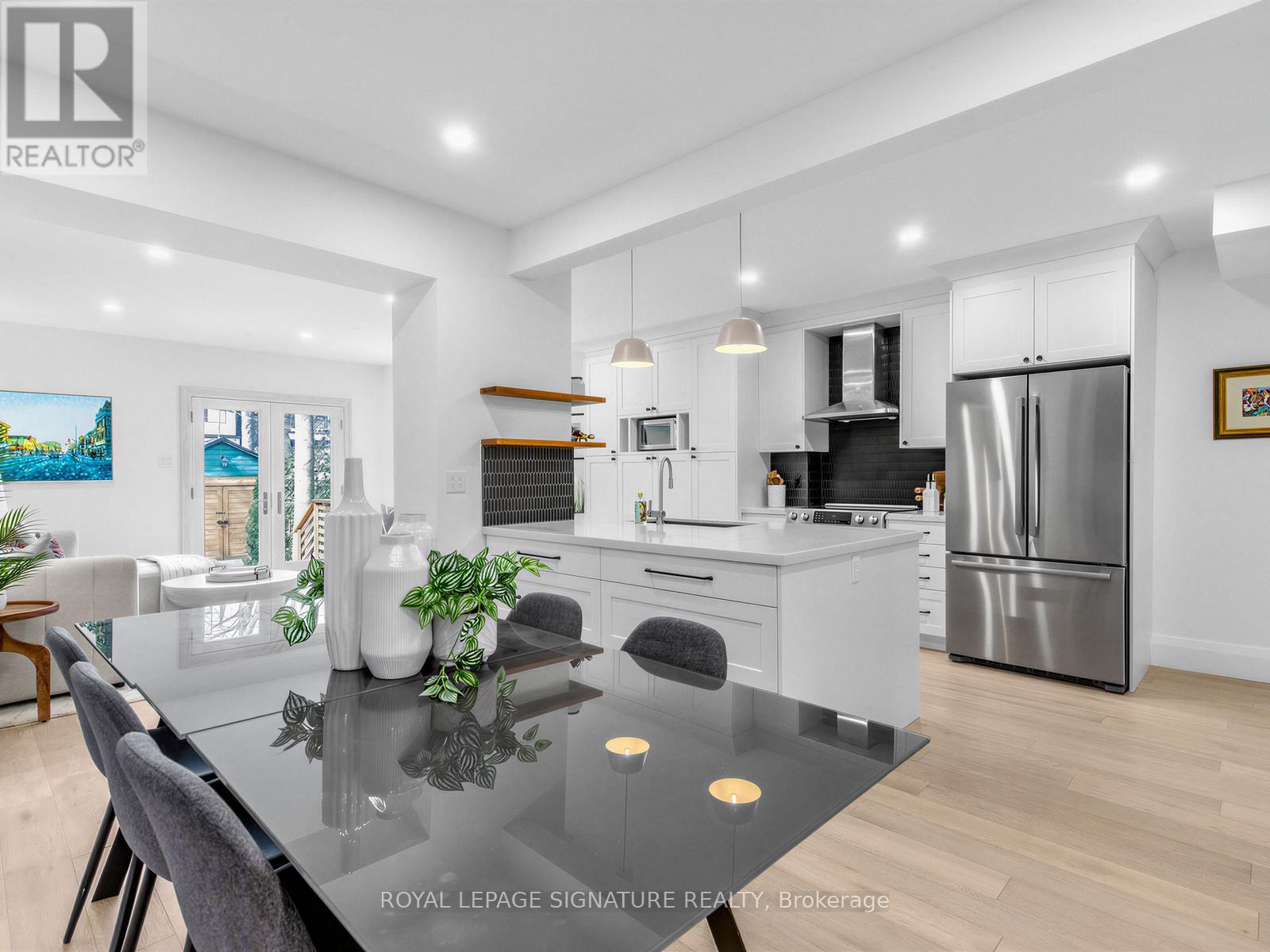 114 Pinewood Avenue, Toronto, Ontario  M6C 2V3 - Photo 8 - C12925070