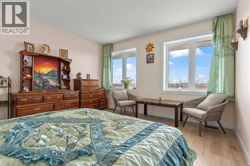 272017 Range Road 282, Rural Rocky View County, Alberta  T0M 0E0 - Photo 12 - A2296141