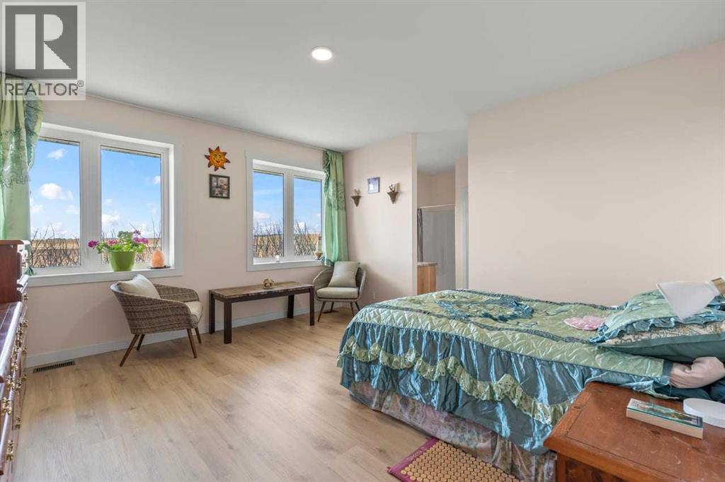 272017 Range Road 282, Rural Rocky View County, Alberta  T0M 0E0 - Photo 11 - A2296141