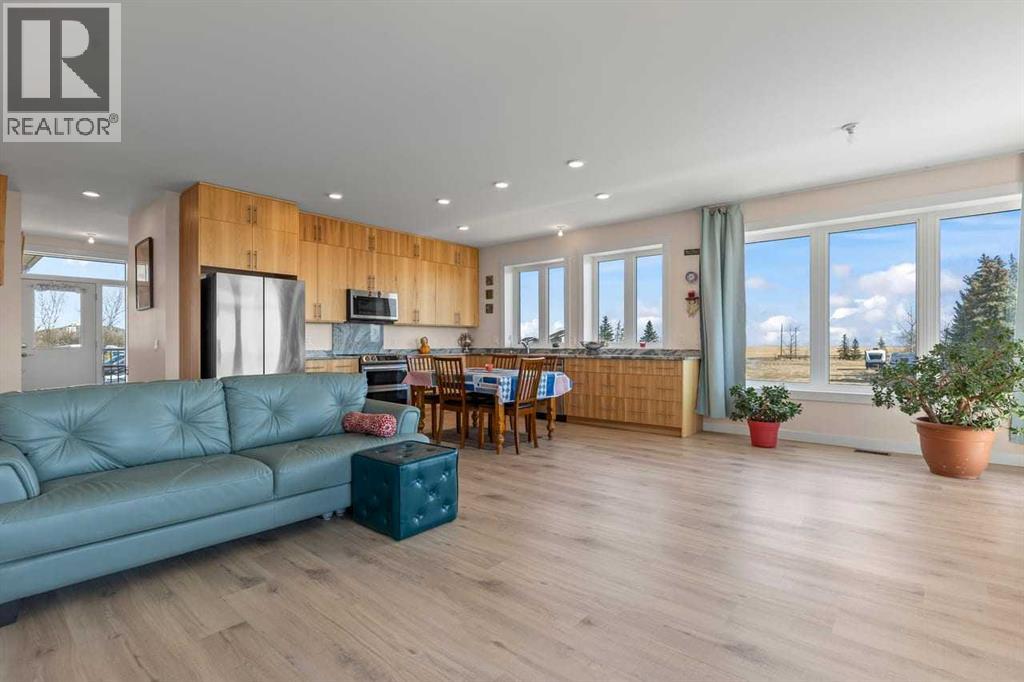 272017 Range Road 282, Rural Rocky View County, Alberta  T0M 0E0 - Photo 5 - A2296141