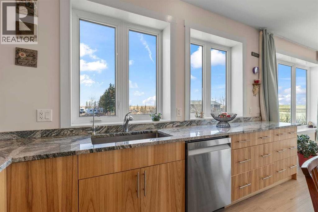 272017 Range Road 282, Rural Rocky View County, Alberta  T0M 0E0 - Photo 9 - A2296141