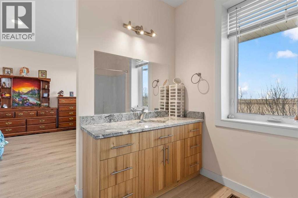 272017 Range Road 282, Rural Rocky View County, Alberta  T0M 0E0 - Photo 13 - A2296141