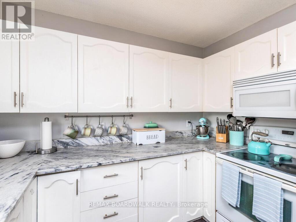 15 Terry Fox Avenue, Carleton Place, Ontario  K7C 4G2 - Photo 15 - X12924944