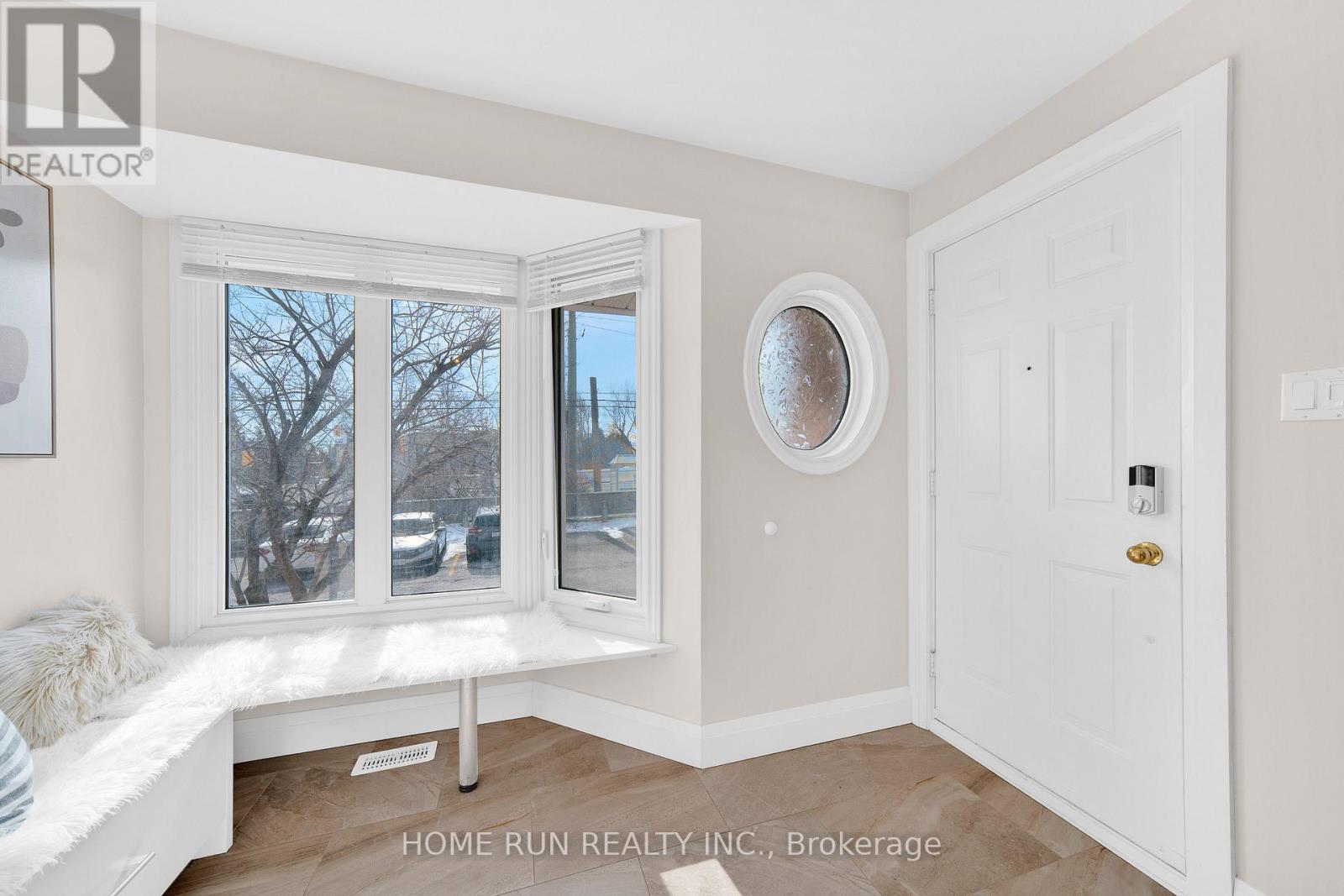 1150 Gablefield Private, Ottawa, Ontario  K1J 1E3 - Photo 4 - X12924972