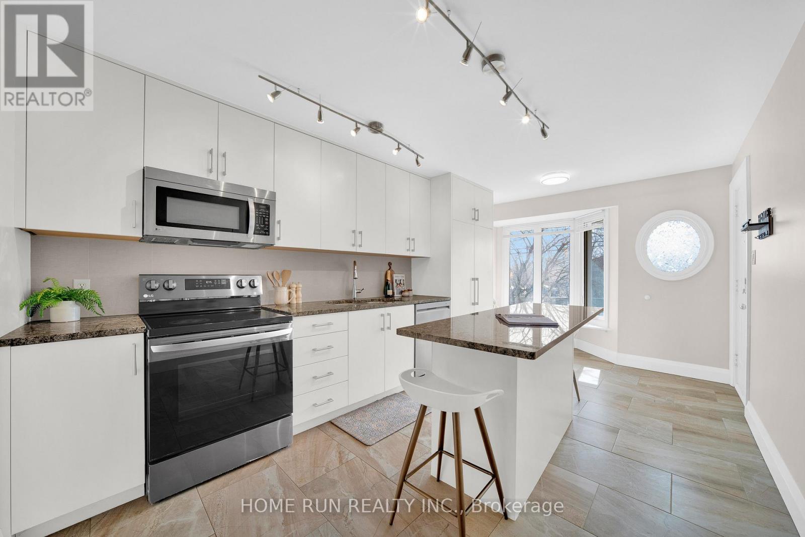 1150 Gablefield Private, Ottawa, Ontario  K1J 1E3 - Photo 7 - X12924972