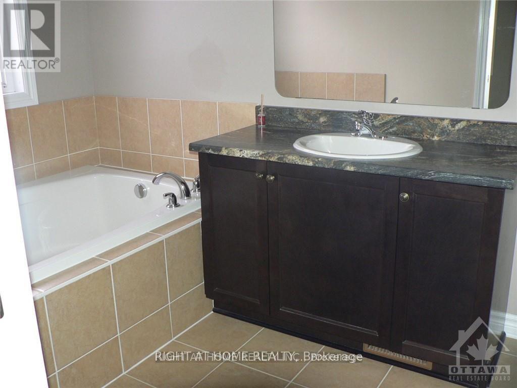 476 Foxhall Way, Ottawa, Ontario  K2M 0G2 - Photo 10 - X12924986