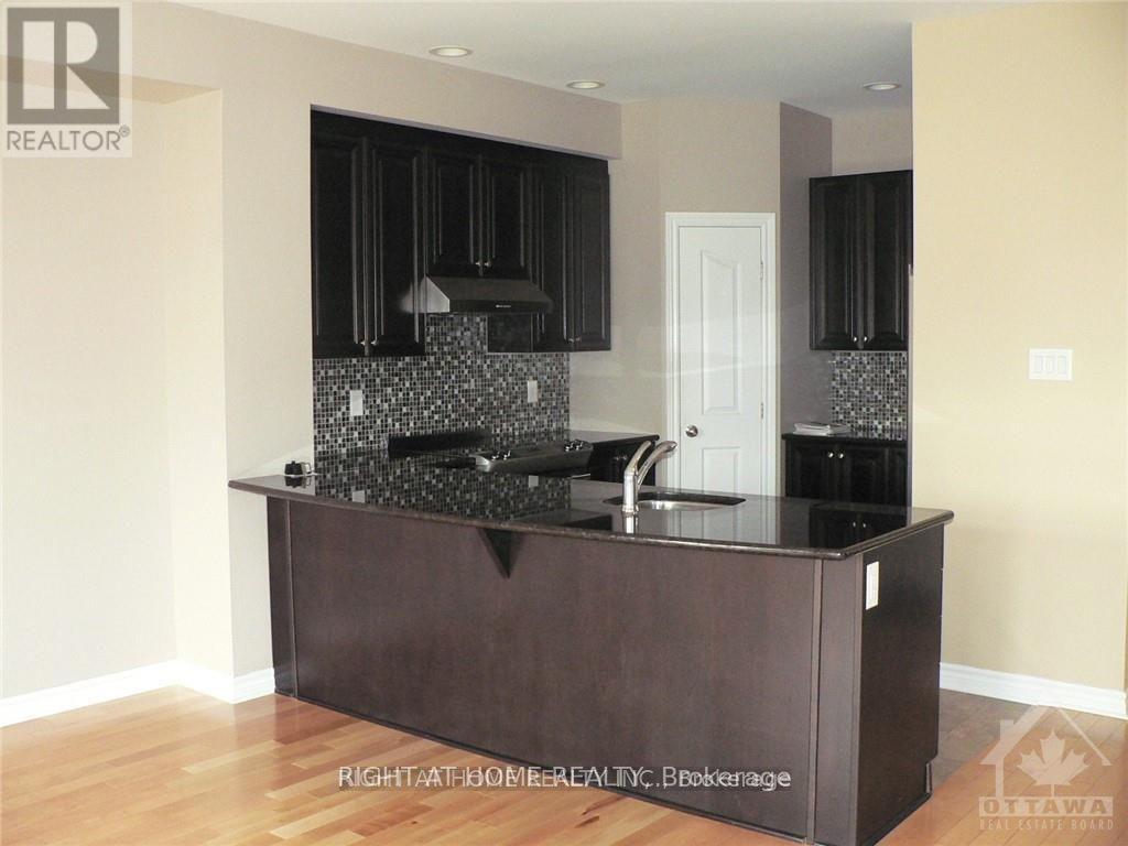 476 Foxhall Way, Ottawa, Ontario  K2M 0G2 - Photo 5 - X12924986