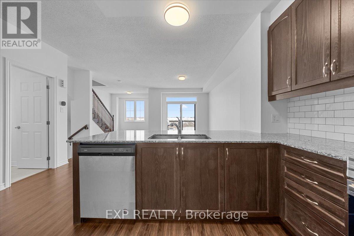 217 Hibernian Walk, Ottawa, Ontario  K2V 0R6 - Photo 11 - X12925050