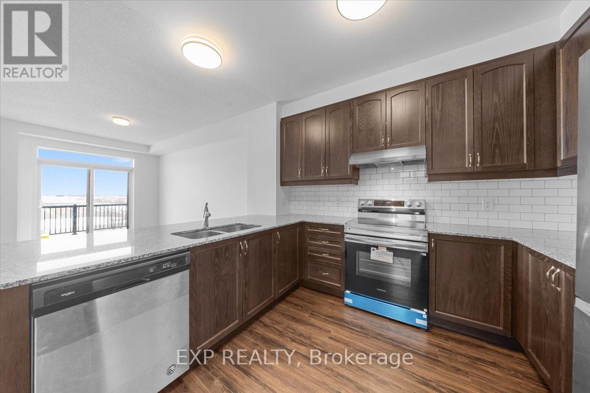 217 Hibernian Walk, Ottawa, Ontario  K2V 0R6 - Photo 9 - X12925050