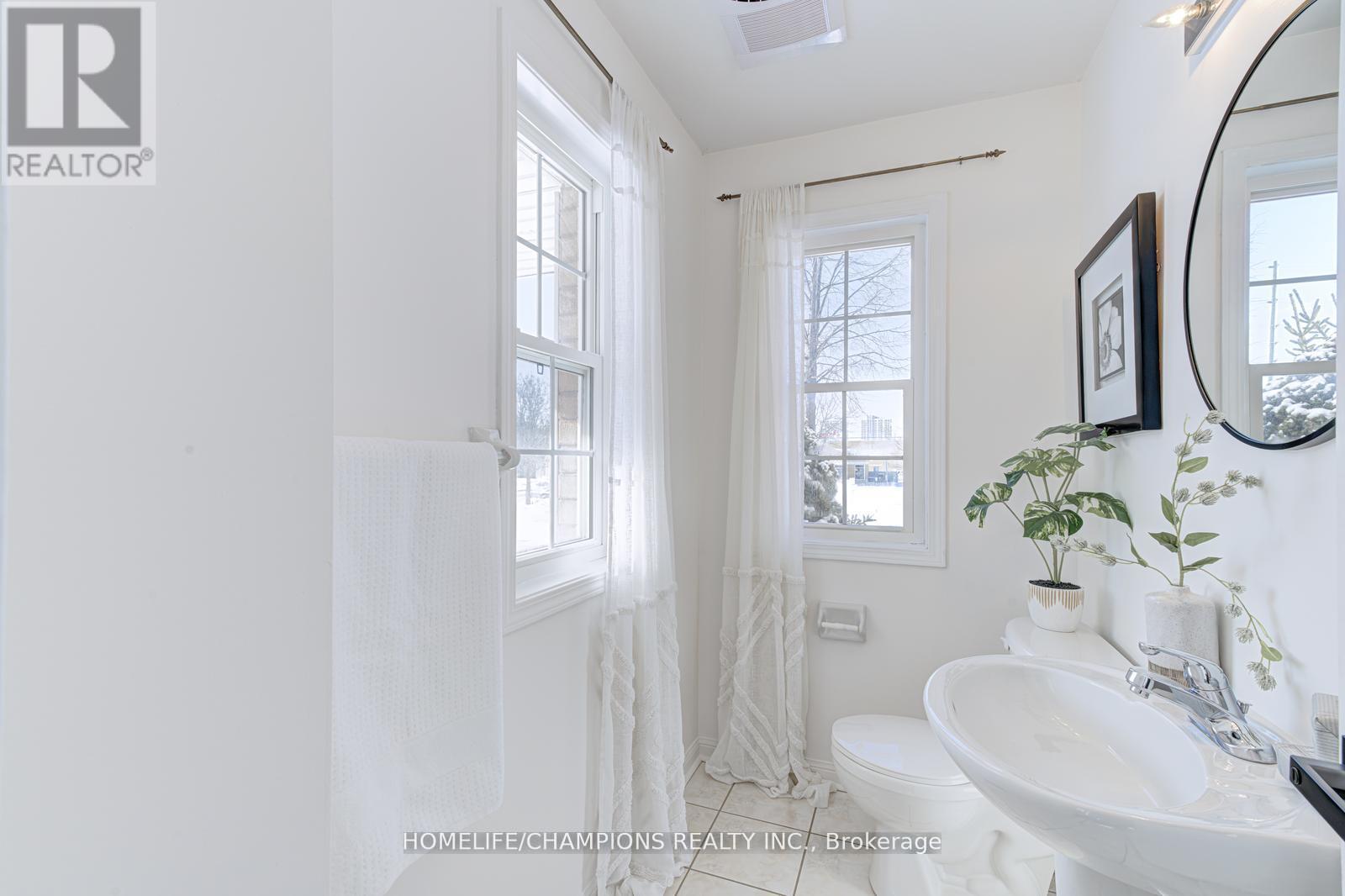 24 Juneau Crescent, Whitby, Ontario  L1R 3A3 - Photo 14 - E12924966