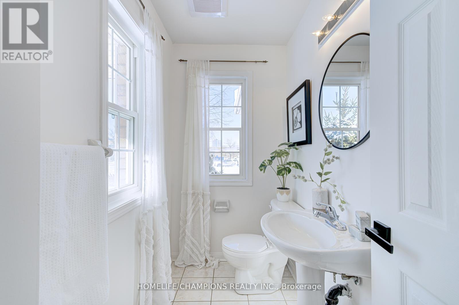 24 Juneau Crescent, Whitby, Ontario  L1R 3A3 - Photo 15 - E12924966