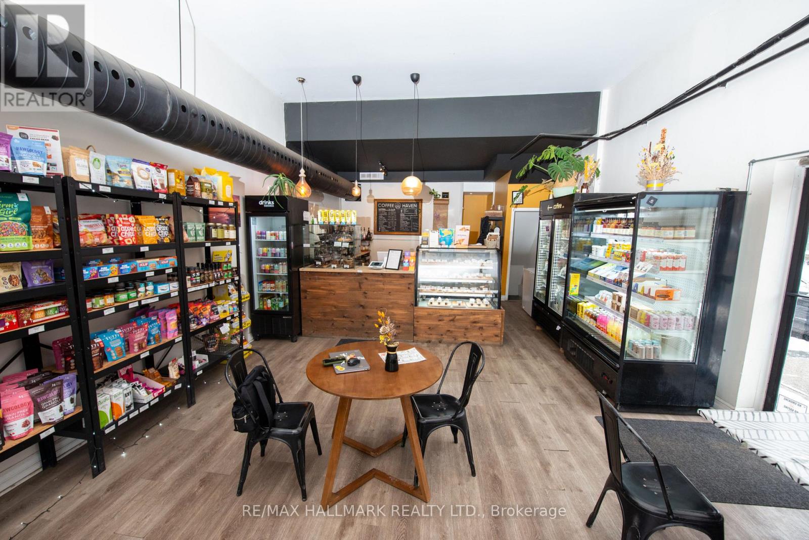 2256 QUEEN STREET E, Toronto, Ontario