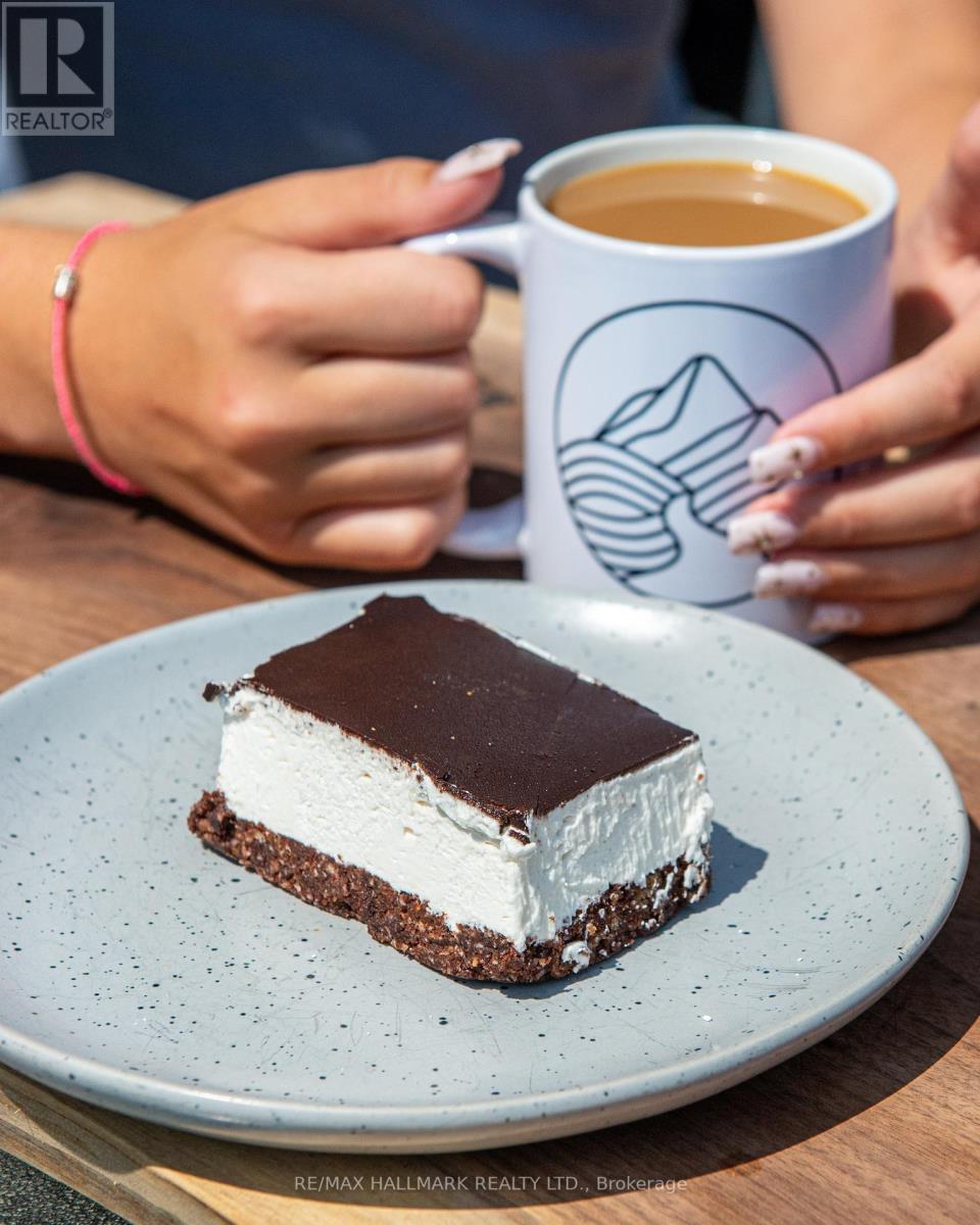 2256 Queen Street E, Toronto, Ontario  M4E 1G2 - Photo 9 - E12924976