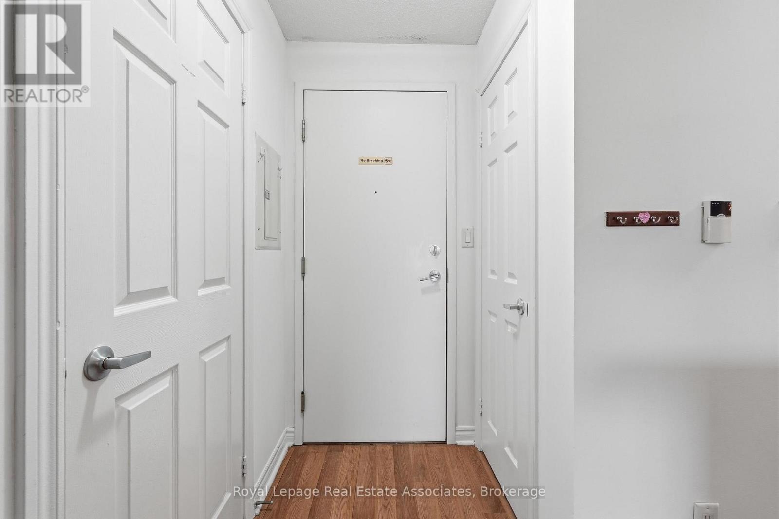 2208 - 3880 Duke Of York Boulevard, Mississauga, Ontario  L5B 4M7 - Photo 18 - W12466990