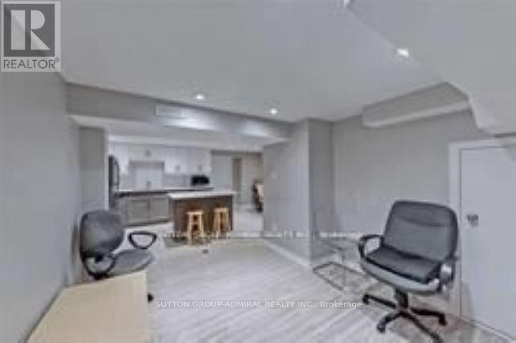 114 Cartier Crescent, Richmond Hill, Ontario  L4C 2N6 - Photo 11 - N12924962