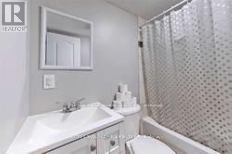 114 Cartier Crescent, Richmond Hill, Ontario  L4C 2N6 - Photo 12 - N12924962