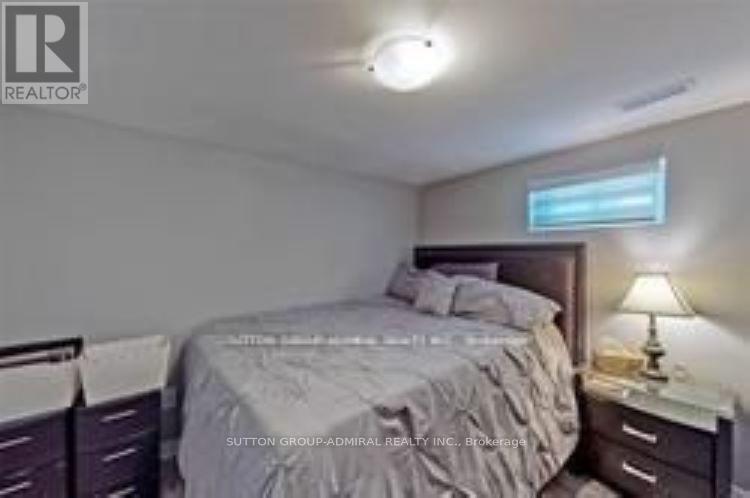 114 Cartier Crescent, Richmond Hill, Ontario  L4C 2N6 - Photo 14 - N12924962