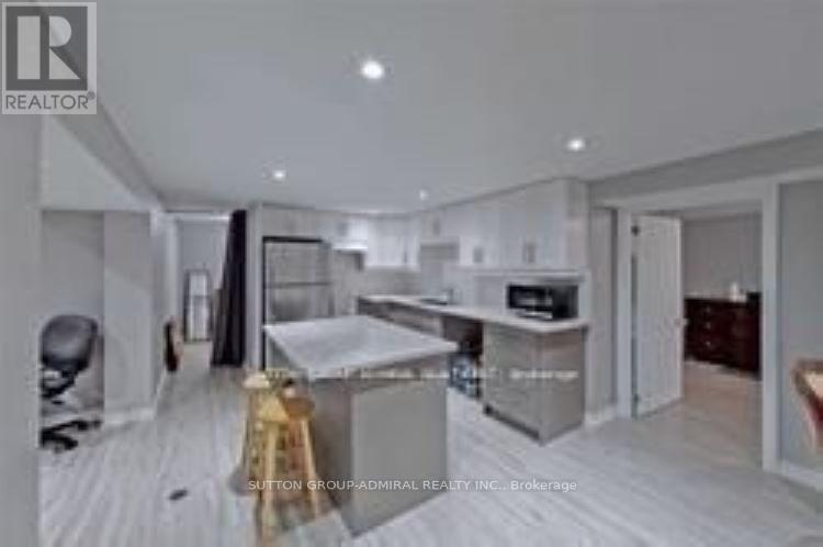 114 Cartier Crescent, Richmond Hill, Ontario  L4C 2N6 - Photo 8 - N12924962