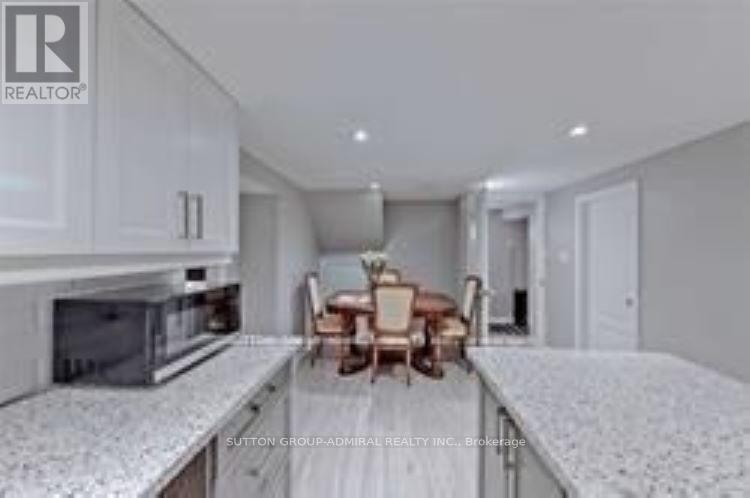 114 Cartier Crescent, Richmond Hill, Ontario  L4C 2N6 - Photo 9 - N12924962