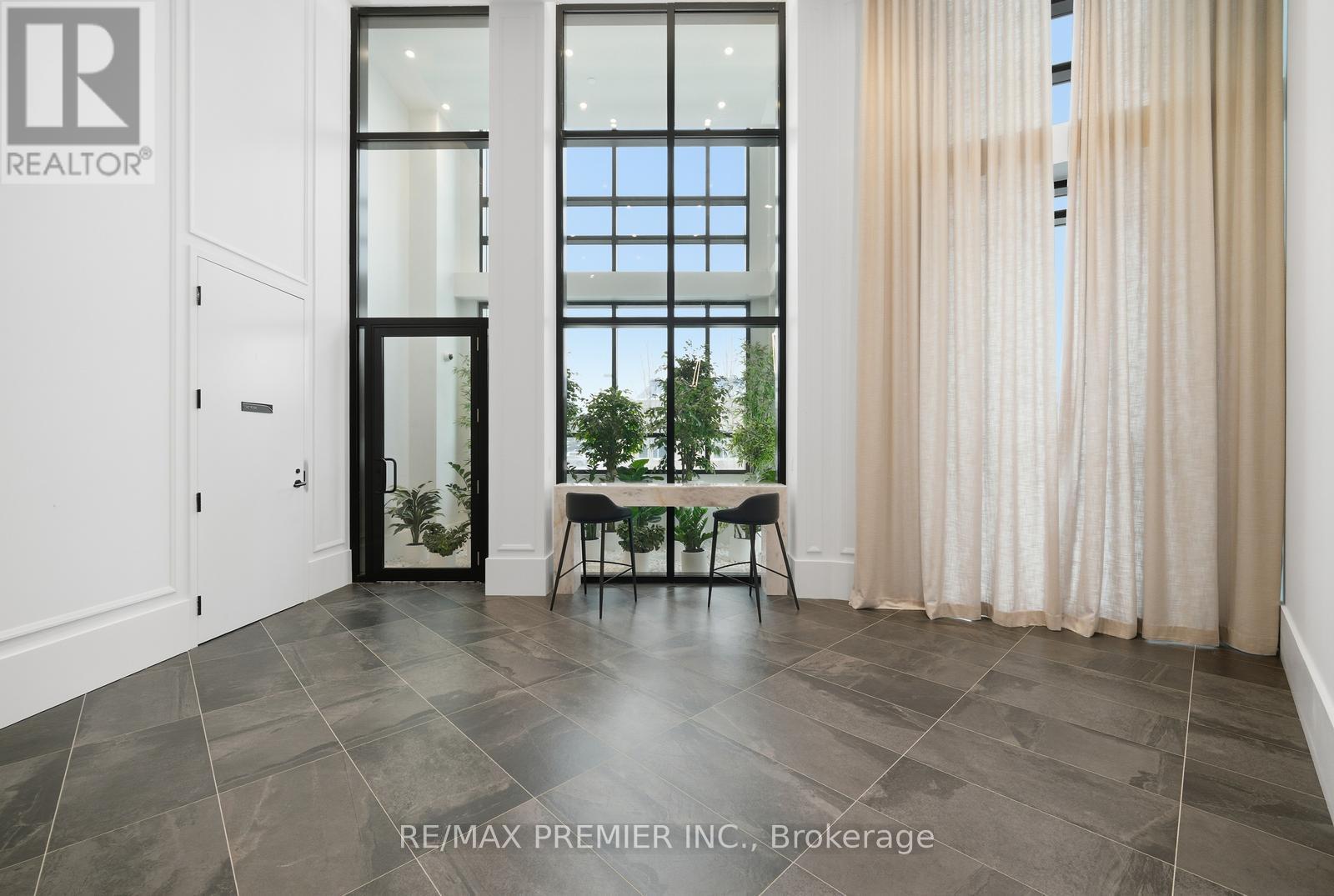 435 - 2075 King Road, King, Ontario  L7B 0R6 - Photo 25 - N12924974