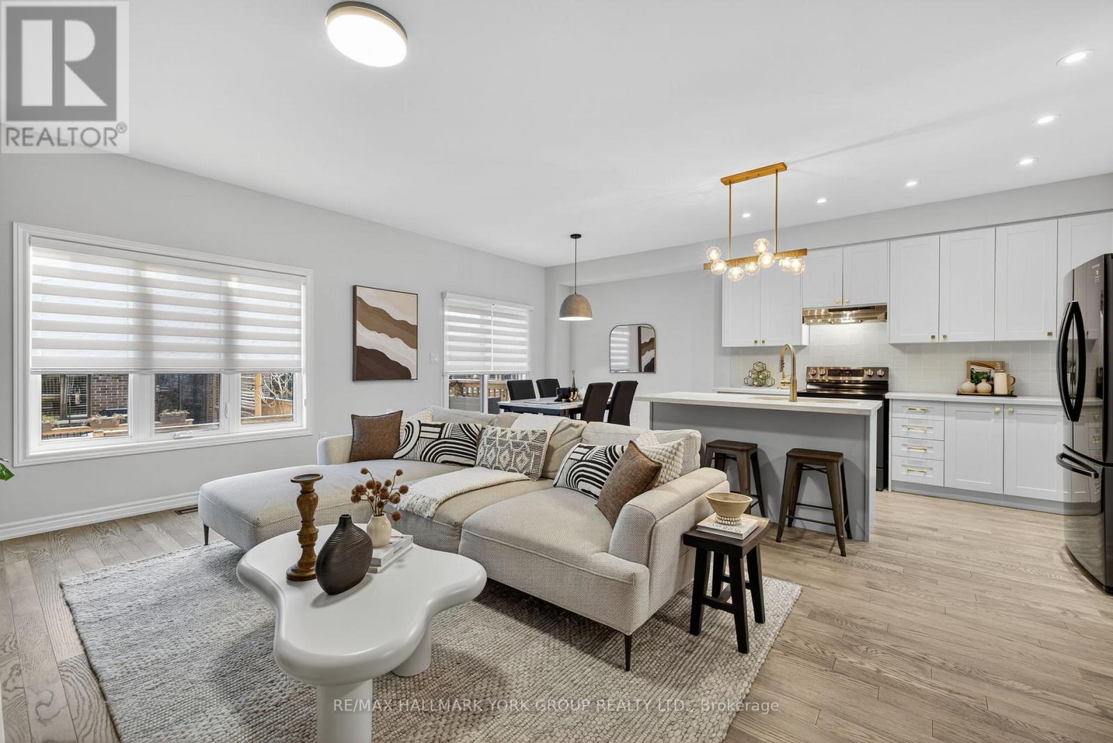 20 Gord Matthews Way, Uxbridge, Ontario  L9P 0E9 - Photo 4 - N12925064