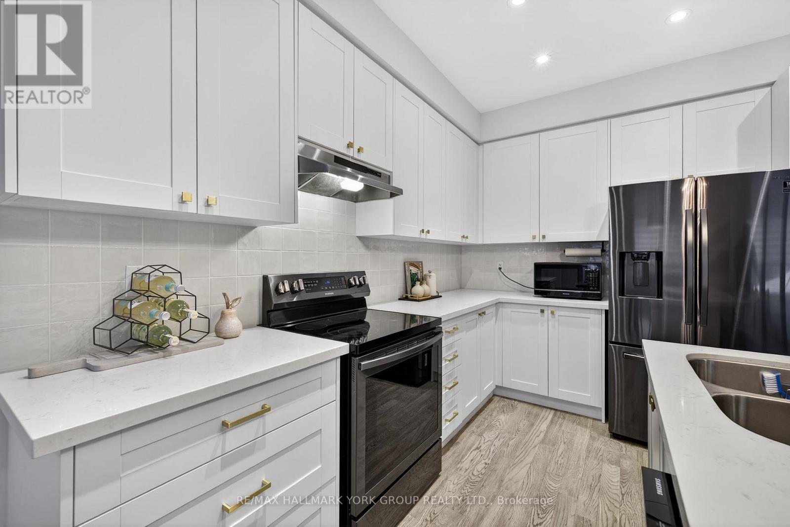 20 Gord Matthews Way, Uxbridge, Ontario  L9P 0E9 - Photo 6 - N12925064