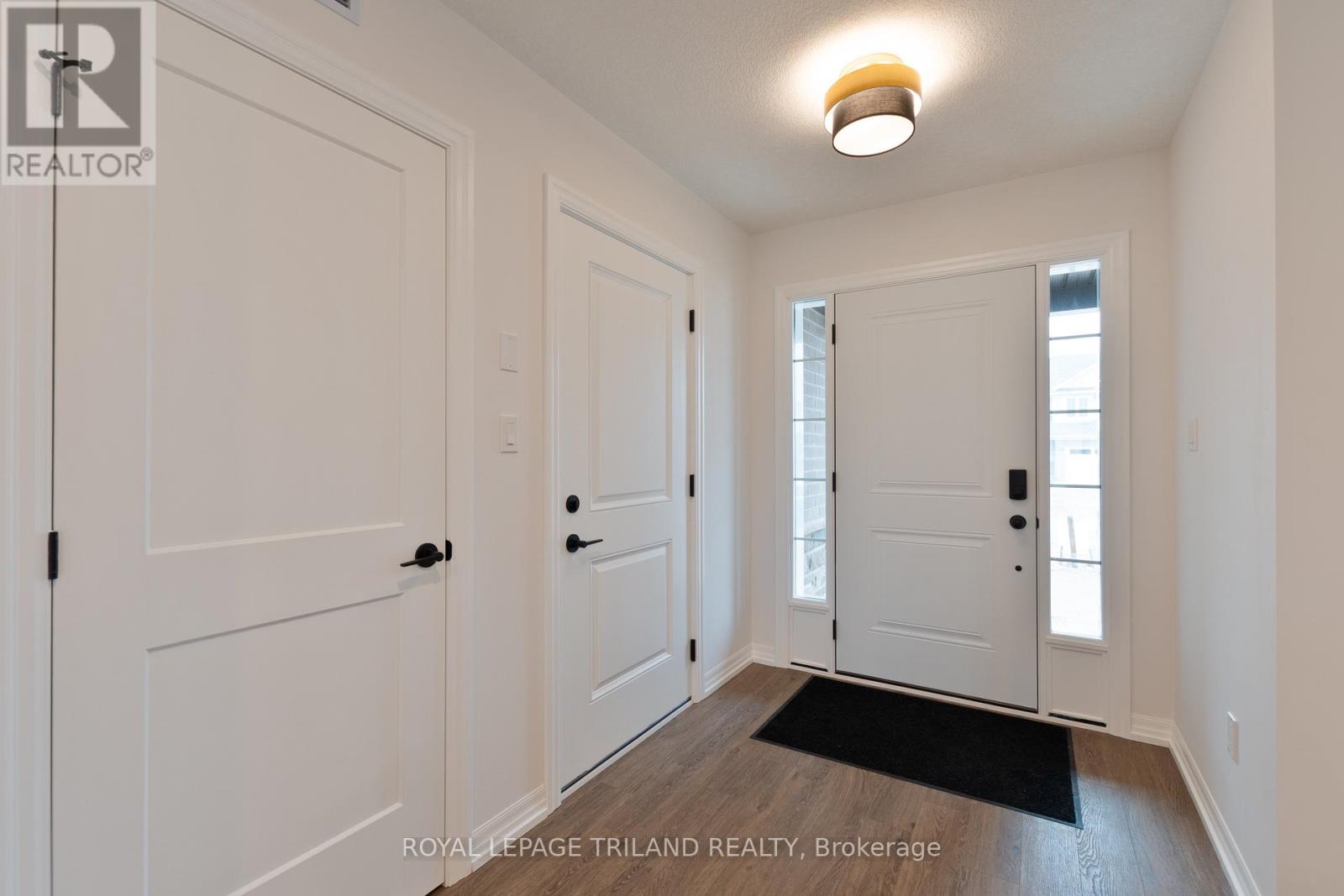 14 Harrow Lane, St. Thomas, Ontario  N5R 0P3 - Photo 4 - X12428508