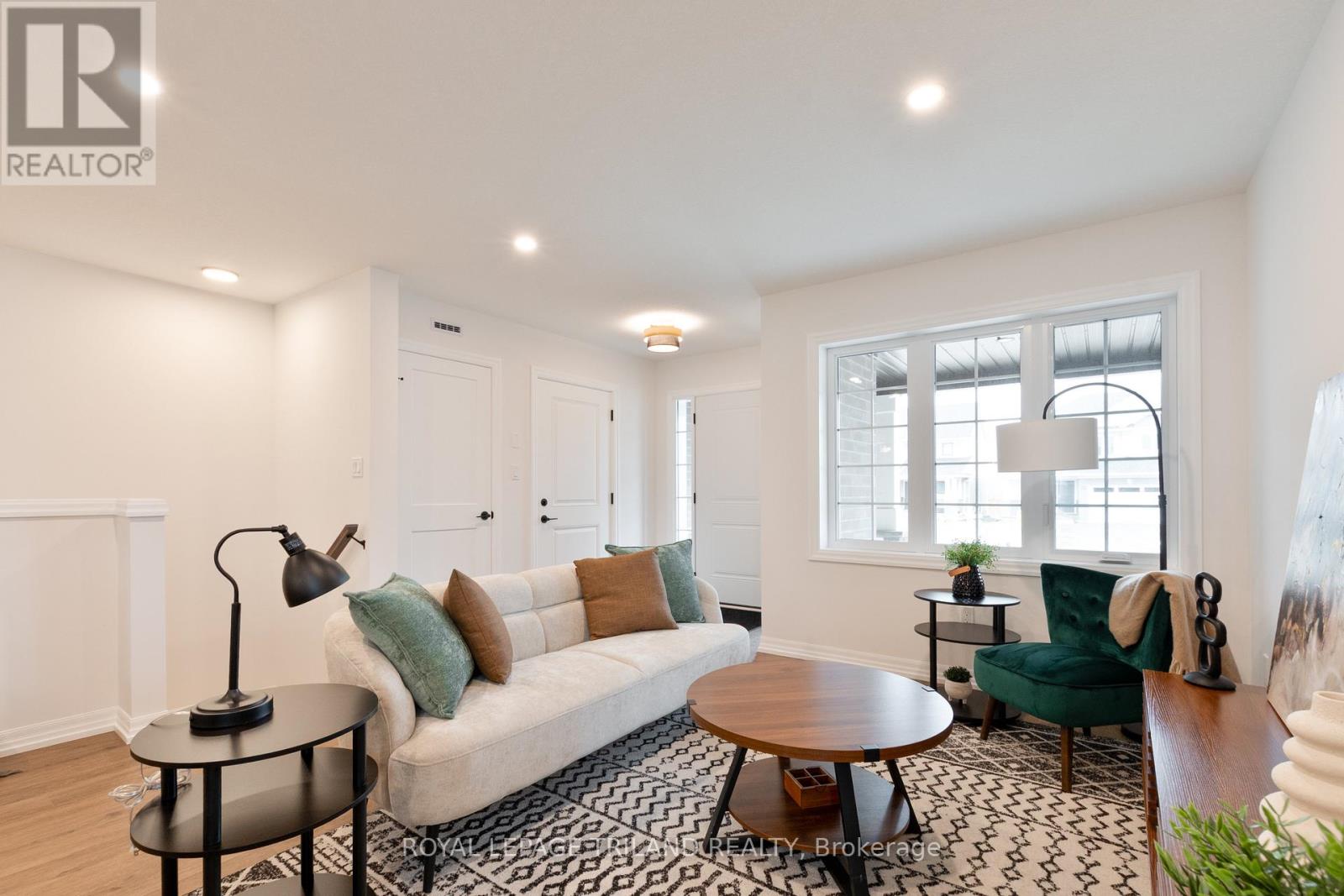 14 Harrow Lane, St. Thomas, Ontario  N5R 0P3 - Photo 8 - X12428508