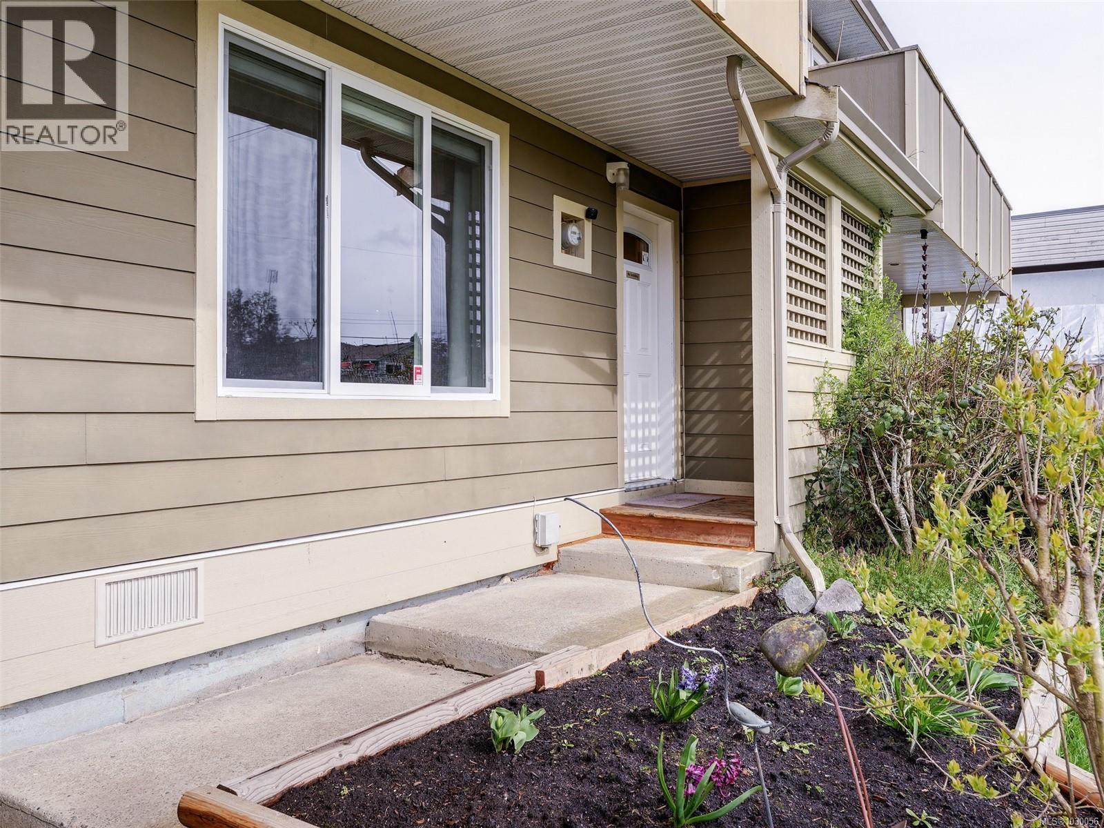 2035 Melville Dr, Sidney, British Columbia