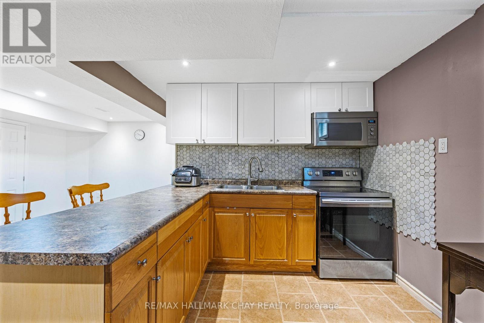 66 Penvill Trail, Barrie (Ardagh), Ontario  L4N 5C5 - Photo 22 - S12924954