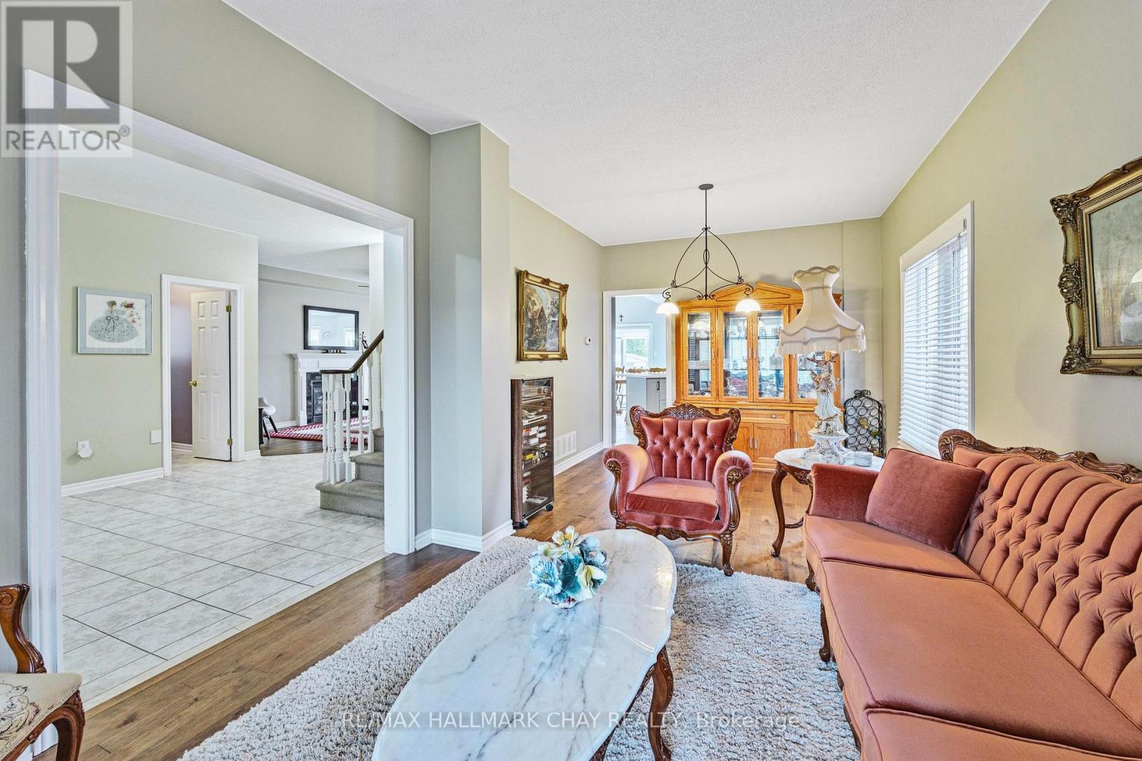 66 Penvill Trail, Barrie (Ardagh), Ontario  L4N 5C5 - Photo 4 - S12924954