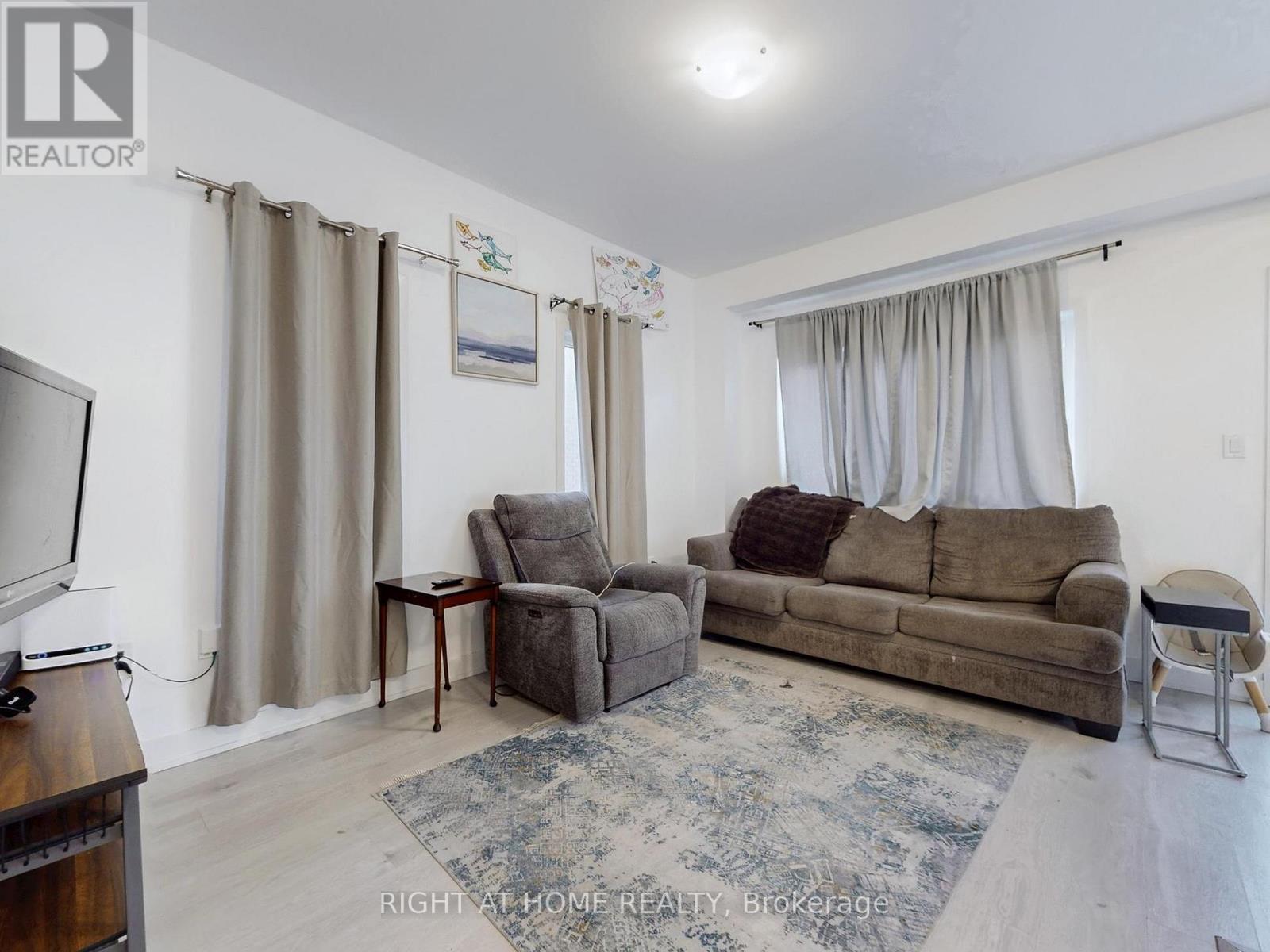 33 Pumpkin Corner Crescent, Barrie (Innis-Shore), Ontario  L9J 0C2 - Photo 5 - S12925020