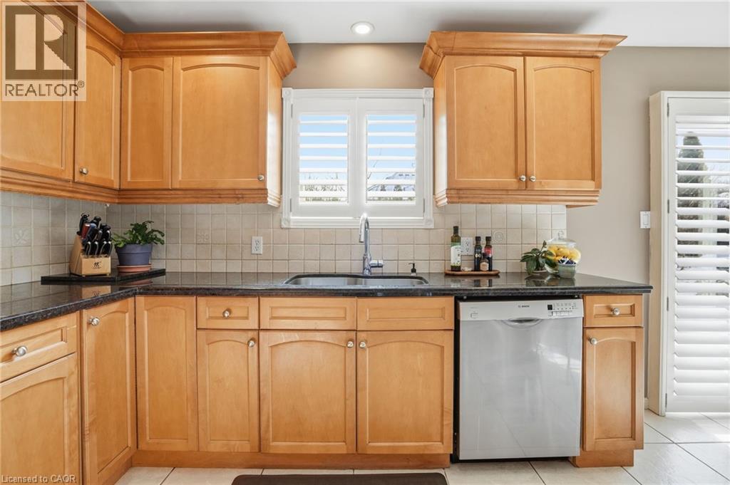 37 Southcreek Drive, Ancaster, Ontario  L9K 1M2 - Photo 10 - 40815333