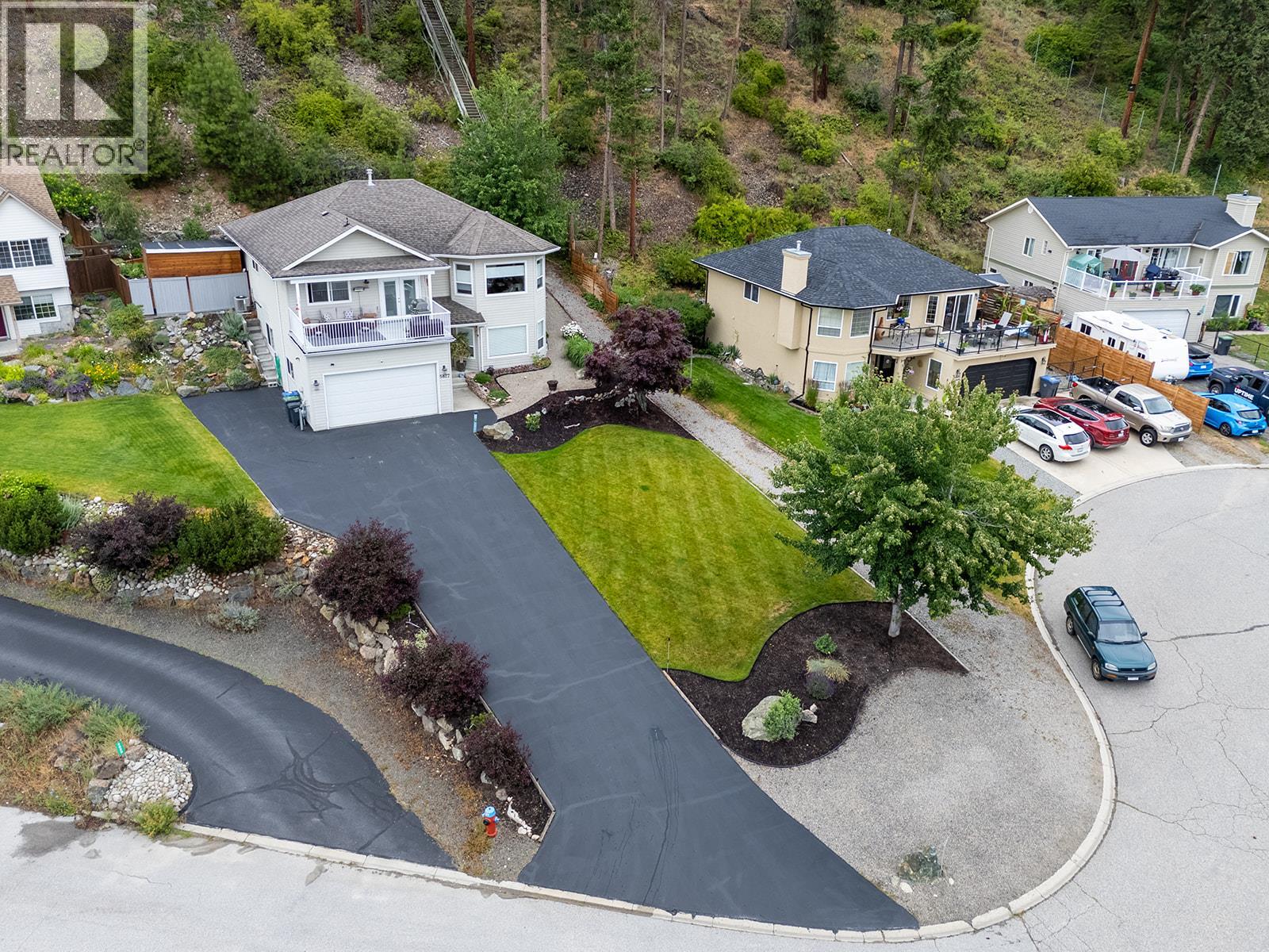 5827 Victoria Street, Peachland, British Columbia