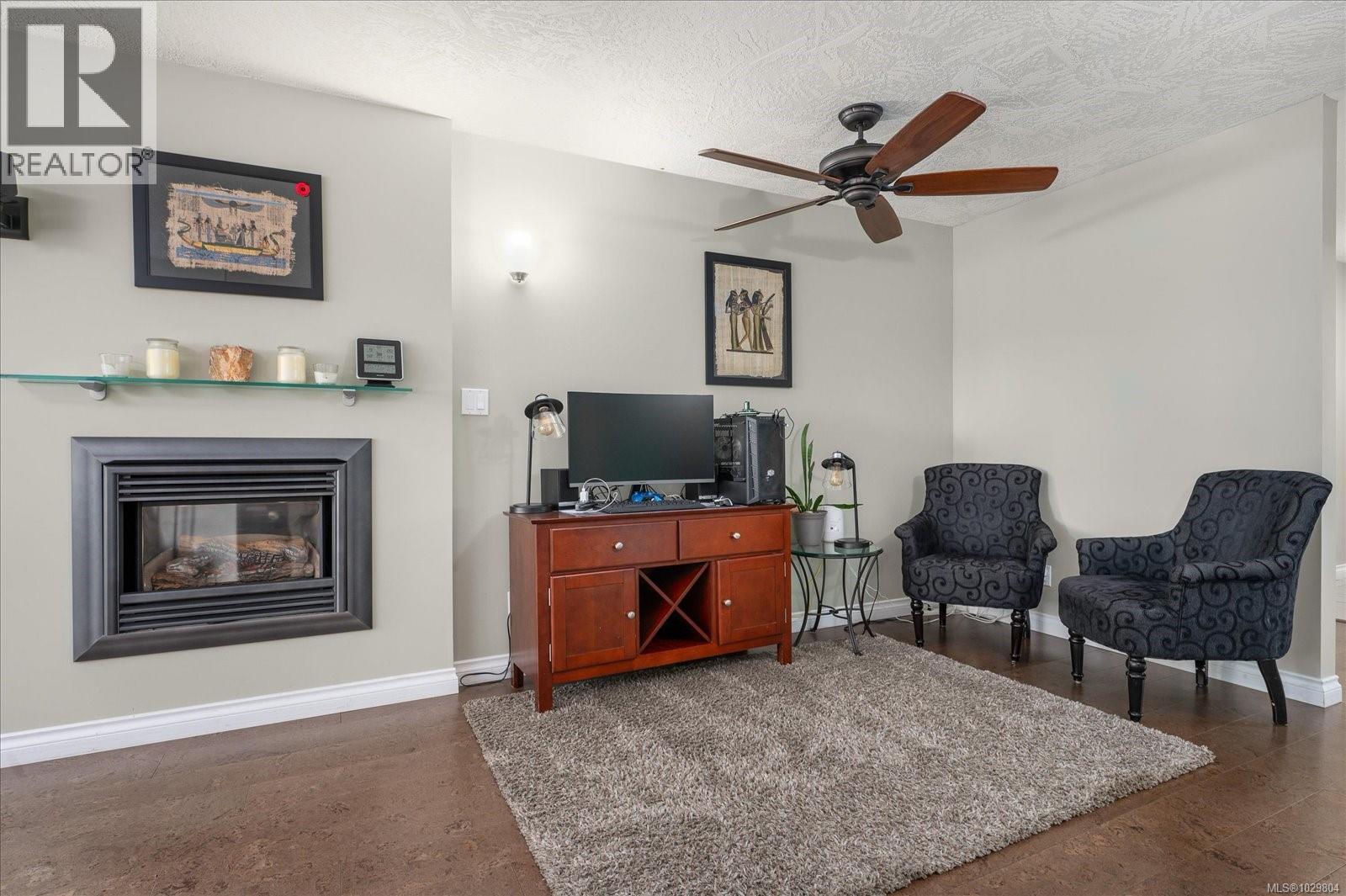 202 2 Doric Ave, Nanaimo, British Columbia  V9R 3N1 - Photo 5 - 1029804