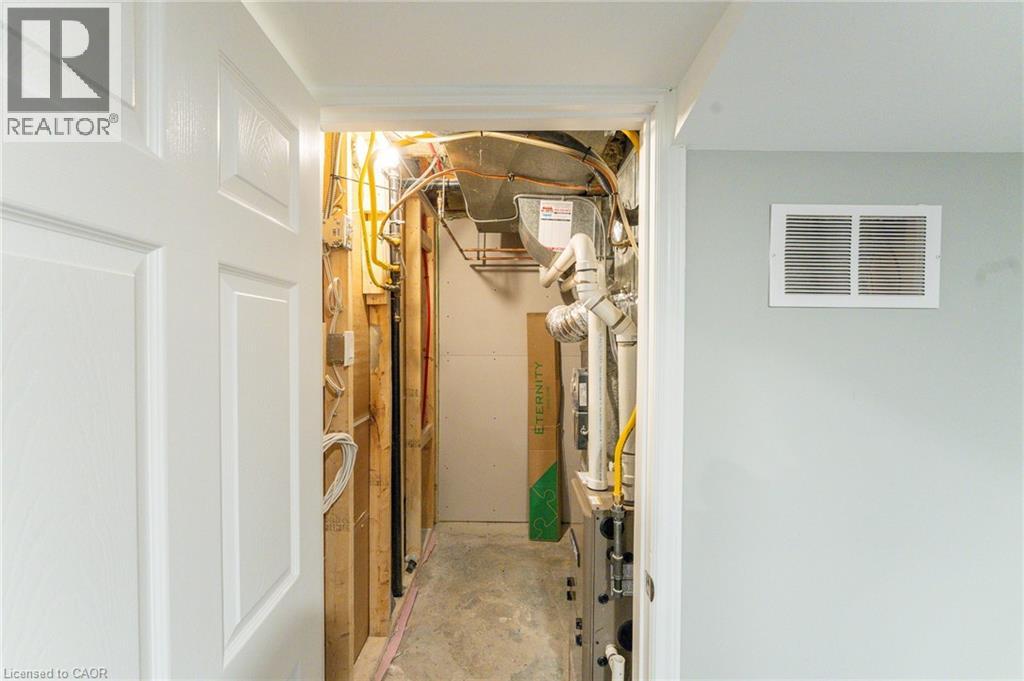 244 Upper Paradise Road Unit# Lower, Hamilton, Ontario  L9C 5C2 - Photo 11 - 40812947