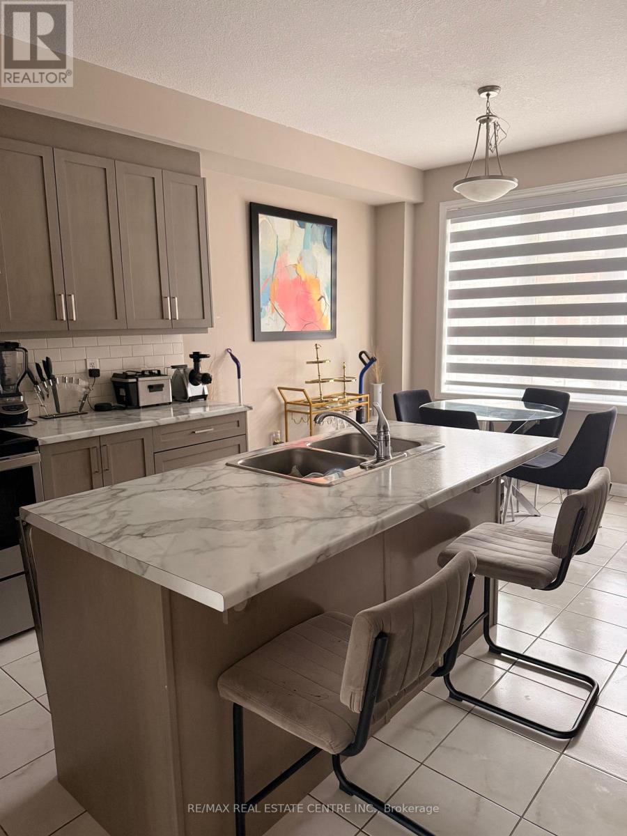 17 - 445 Ontario Street S, Milton, Ontario  L9T 9K2 - Photo 4 - W12924936