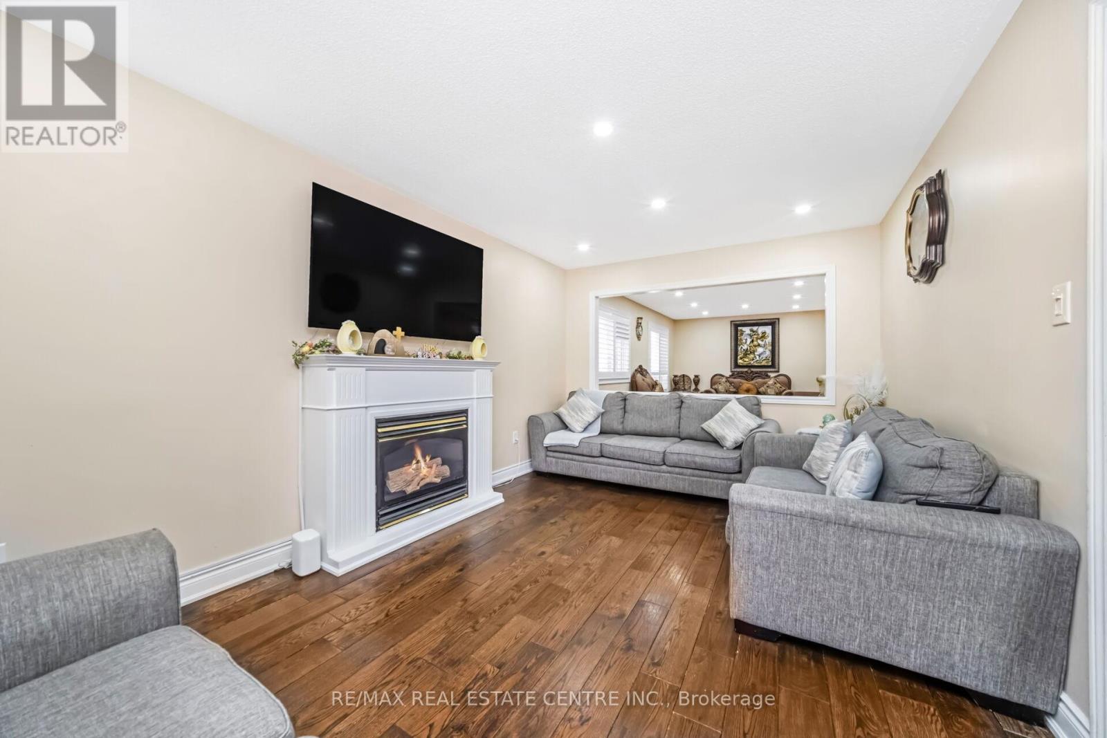 55 Golden Eagle Road, Brampton, Ontario L6R 1Z4 - Photo 17 - W12924948