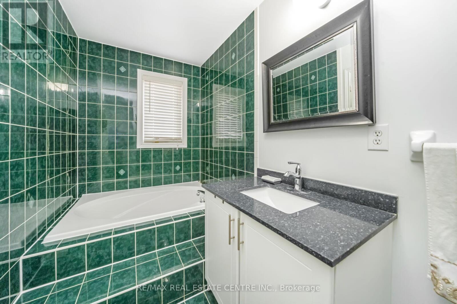 55 Golden Eagle Road, Brampton, Ontario L6R 1Z4 - Photo 23 - W12924948