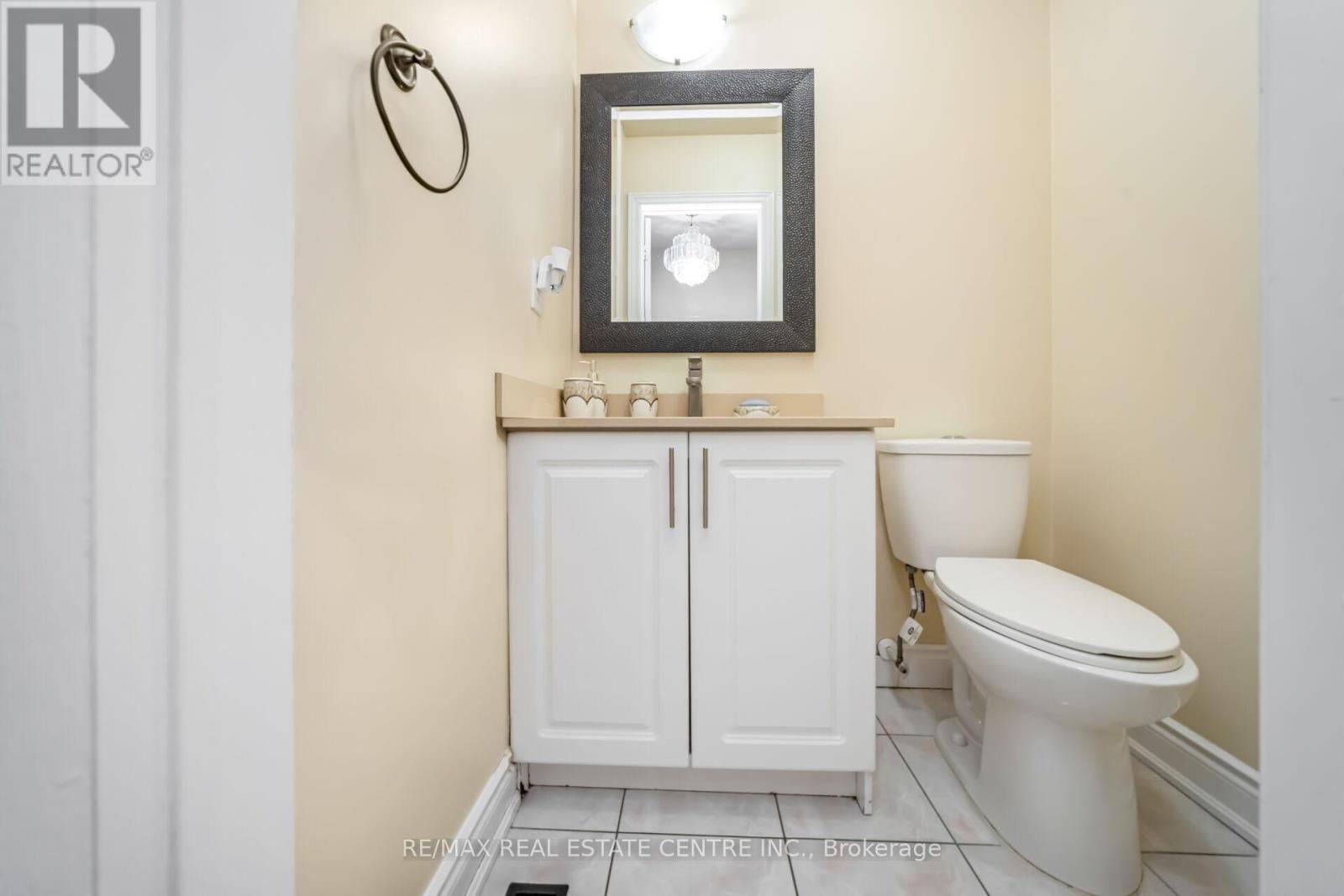 55 Golden Eagle Road, Brampton, Ontario L6R 1Z4 - Photo 9 - W12924948