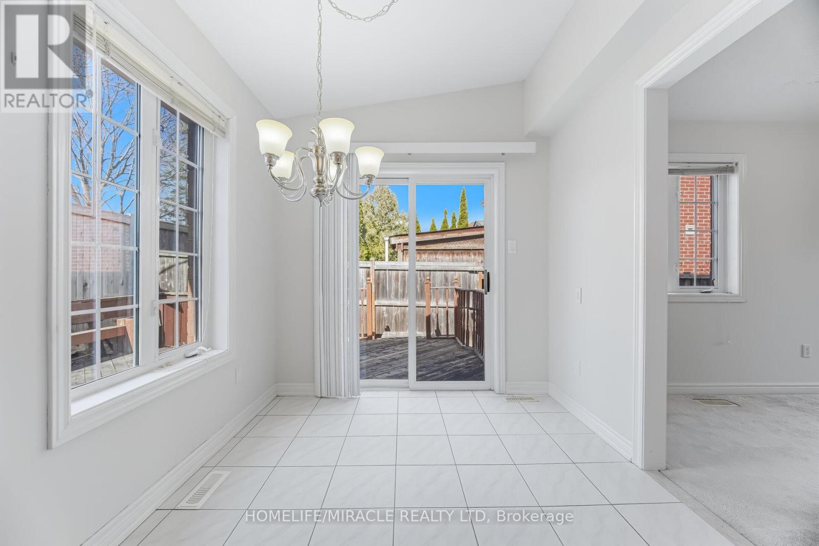 7064 Walworth Court, Mississauga, Ontario  L5N 7L4 - Photo 16 - W12924964